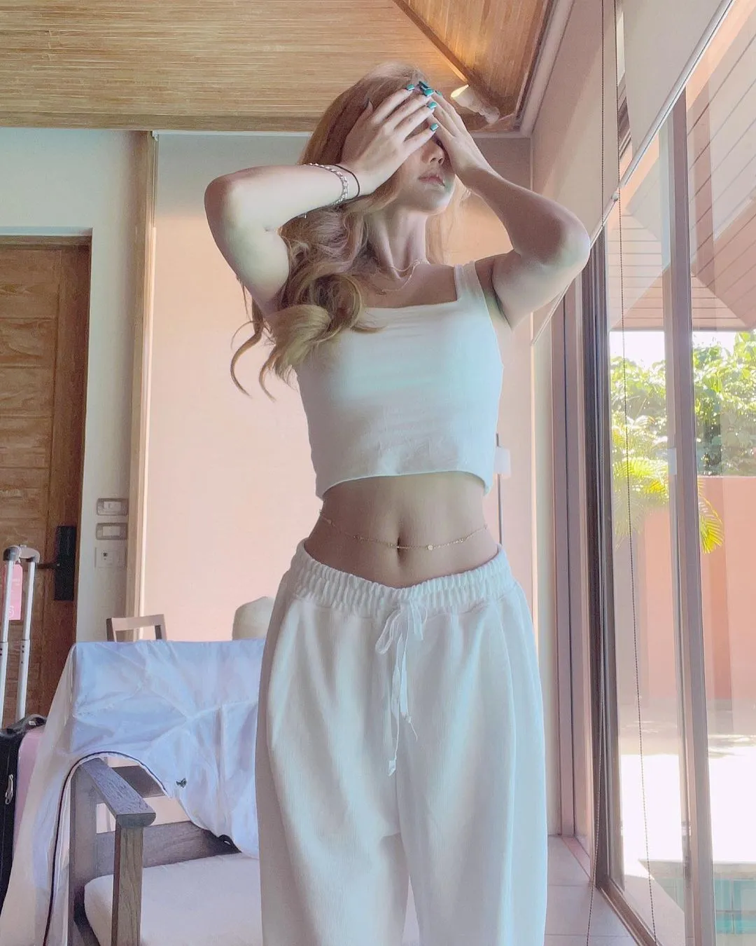 เปิดวาร์ปสาวสวย น้องอิง (ing_lhj2401) เบื้องหลังช่อง Cullen HateBerry 20