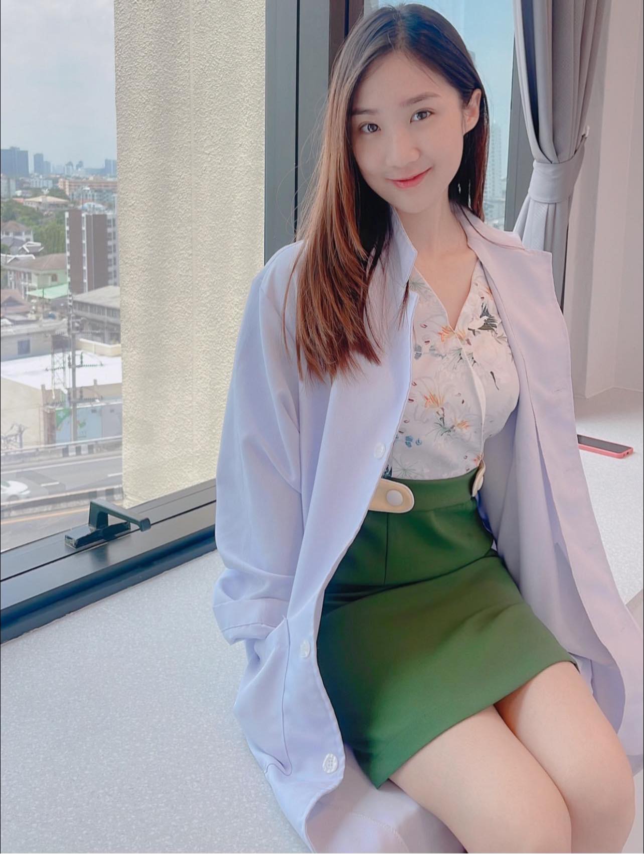 หมอลิลลี่แพทย์หญิง นางฟ้าสาวสวย มากับตำแหน่งเน็ตไอดอลชุดคุณหมอ