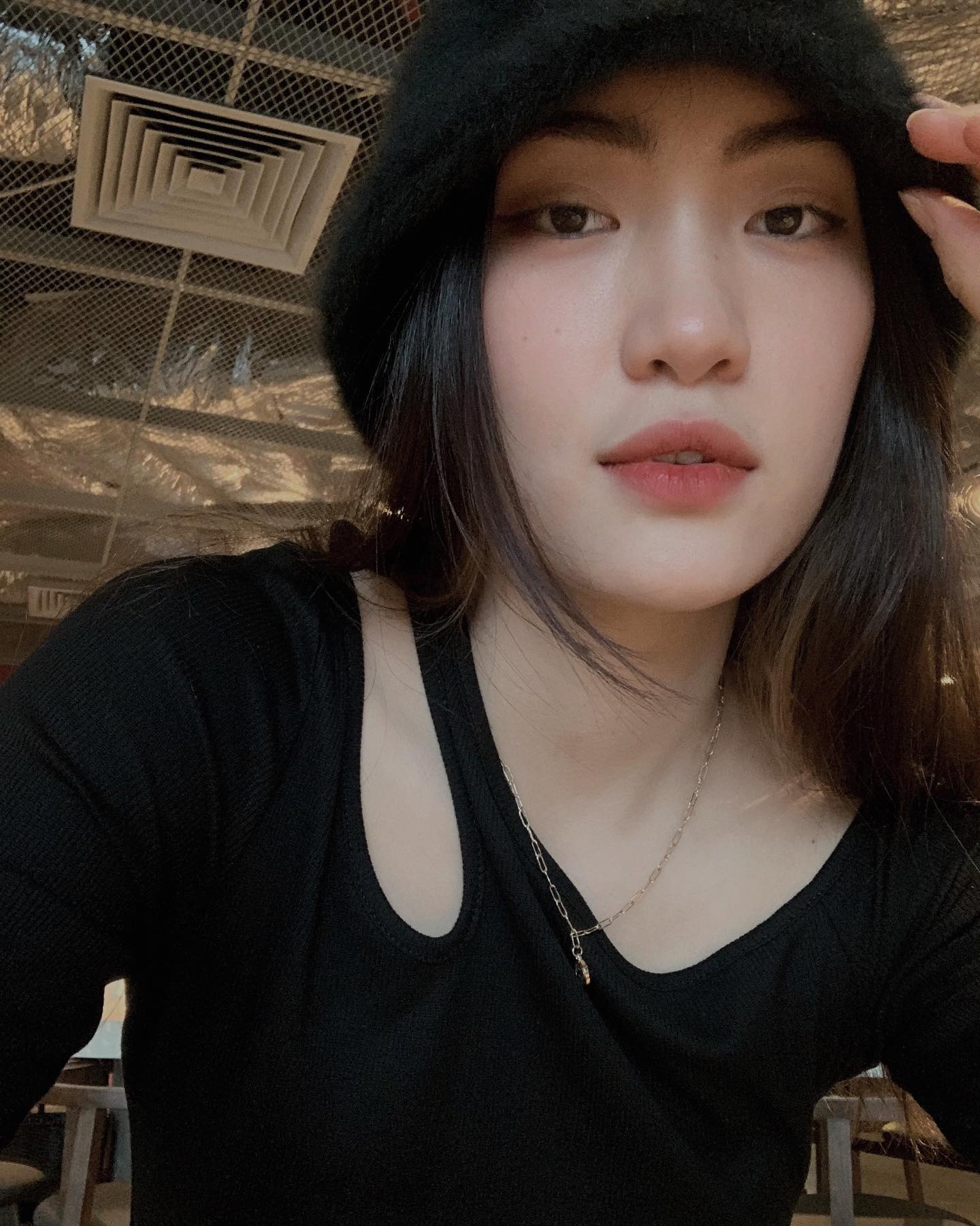 เปิดวาร์ปสาวสวย เฉิ่น เวียด เฮือง Viethuongg08 นักวอลเลย์บอลหญิงทีมชาติเวียดนาม 37